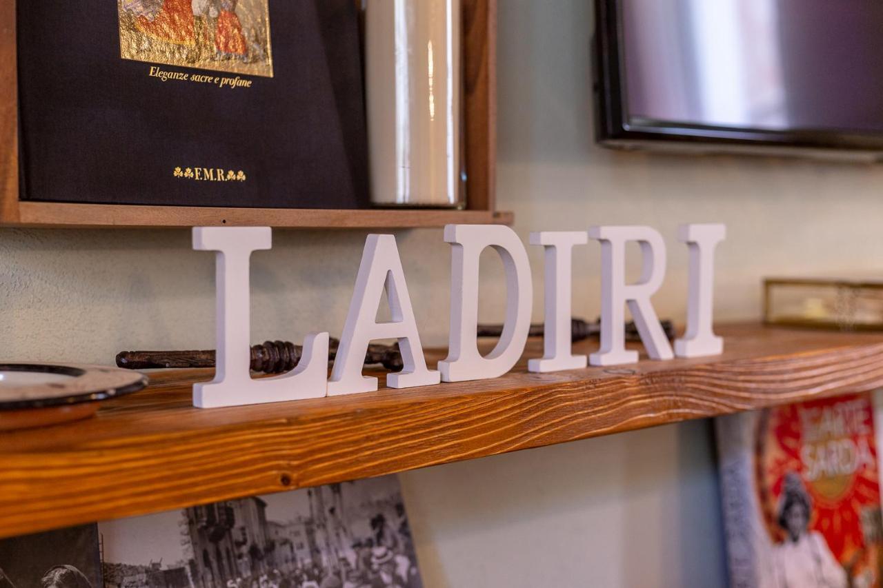 Sìnnai Ladiri - Antica Dimora In Terra Cruda 빌라 외부 사진
